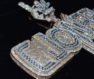 Superbe chaîne et pendentif cubains fabriqués en or rose et blanc 14 carats avec diamants Moissanite ajoutant une touche de style intemporel - Product Image 3