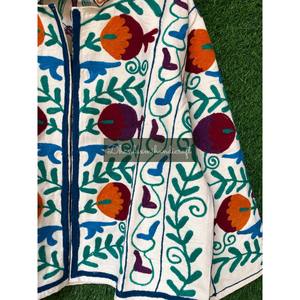 Abrigo de tela de algodón Suzani unisex, chaqueta textil India bordada a mano, chaqueta informal de invierno/primavera para fiesta, chaqueta de mujer sin cierre - Product Image 3