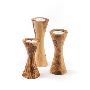 Elegante juego de 3 portavelas de madera de olivo hechos a mano. - Product Image 3