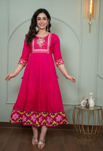 Elegante Conjunto de Kurta Anarkali para Mujer, Diseño Floral, en Rayón, con Dupatta, para Bodas y Uso Casual - Product Image 6