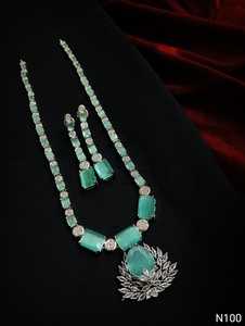 สร้อยคอประดับเพชรสไตล์อเมริกันที่ทันสมัยและแฟนซีชุดเครื่องประดับต่างหูสำหรับผู้หญิงและเด็กผู้หญิง - Product Image 3