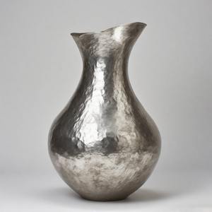 Vase en nickel sculpté pour entrées ou tables consoles Vase Floral Embossed Design Home Decor Accent Statement - Product Image 1