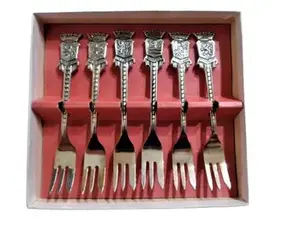 Ensemble de fourchettes en acier inoxydable avec poignée en laiton gravé parfait pour les accessoires de cuisine et de restaurant de table de mariage faits à la main - Product Image 2