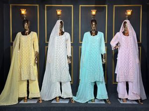 Couleur claire Plazo turc avec Bits Sequin Full Heavy Hand Embroidery Jarkan Stone Work New Fancy Designer Outfit for Party Wear - Product Image 3