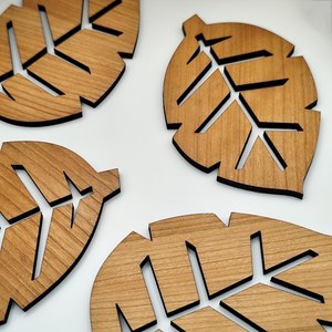 Dessous de verre en résine et en bois de conception minimale, époxy durable avec base en bois massif, finition brillante, sous-verres en pierre - Product Image 4