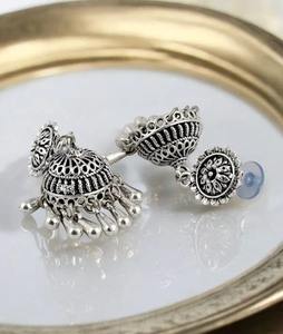 Boucles d'oreilles Jhumki en argent oxydé floral populaire faites à la main ethnique pour les femmes cadeau fête au prix d'usine - Product Image 2