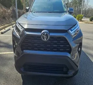 Toyota RAV4 2024 en parfait état - Product Image 1