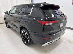 Mitsubishi Outlander PHEV SE 2024 Usado en Excelentes Condiciones - Product Image 2