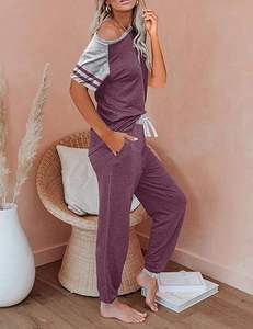 Chándales personalizados para mujer, conjunto de Sudaderas con cuello redondo y pantalones de chándal acampanados de entrenamiento de 2 piezas, chándales de alta calidad para mujer - Product Image 3