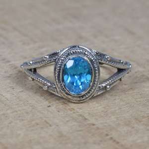 Bague en argent sterling avec topaze bleue, bijou en pierre précieuse, pierre de naissance de février, plaqué rhodium, fabrication artisanale de luxe, cadeau élégant pour femme - Product Image 3