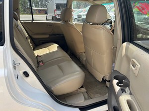 รถยนต์โตโยต้าไฮแลนเดอร์ ลิมิเต็ด AWD 4 ประตู SUV ปี 2005 พร้อมเบาะแถวที่สาม เกียร์อัตโนมัติ ขายดี - Product Image 5