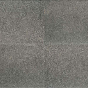 Pierre de pavage extérieure en granit gris brume avec motif Versailles - Finition flammée - Product Image 1