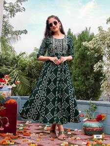 Nouvelle collection de vêtements de bureau et de fête Kurti avec Heavy Rayon Multi Gold avec Khadi Print de l'exportateur indien - Product Image 2