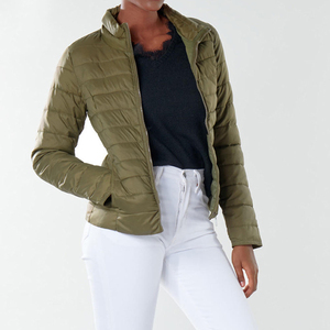 Veste matelassée en coton XL Slim Fit pour femme avec fermeture éclair respirante et veste teinte à col long de couleur unie - Product Image 3