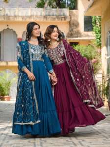 Ropa étnica india Georgette Pink Lehenga Choli Dupatta Impresión digital Secuencia Bordado Trabajo para ocasiones de fiesta - Product Image 4