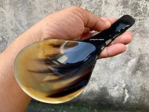 Cuillère à couverts en corne de buffle et de bœuf naturelle artisanale Ustensile de salle à manger et de service rustique pour vaisselle traditionnelle et décorative - Product Image 4