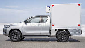 TOYOTA HILUX EC CHILLER TRUCK usado AUTÉNTICO Coche con volante a la izquierda/derecha de importación de Europa superior con entrega rápida Vehículo disponible - Product Image 5