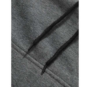 Sweat à capuche streetwear pour hommes, sweat-shirt élégant à manches longues avec poche kangourou pour la mode de tous les jours - Product Image 4