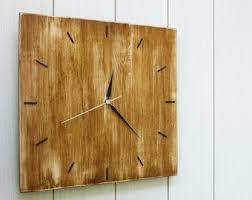 Cadeau de Noël Tenture murale en bois Acacia Horloge murale en bois et résine époxy Horloge élégante et personnalisée - Product Image 2