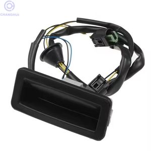 Переключатель открывания задней двери LR020997 подходит для L-и R-over Freelander 2 06-15 - Product Image 1