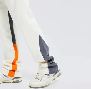 2025 <b>Blank</b> Light <b>Weight</b> Polyester Tracksuit Set for Men Full Customization Wholesale Windbreaker Tracksuit - Product Image 3