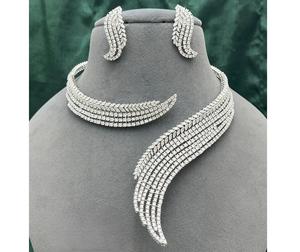 Elegante Juego de Gargantilla y Aretes de Latón Plateado con Circonitas de la Mejor Calidad, para Regalo de Compromiso o Boda para Mujer - Product Image 3