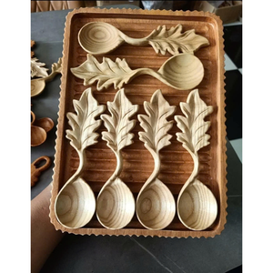 Cuchara de madera hecha a mano de primera calidad para chefs gourmet y accesorios de fotografía de comida - Product Image 1