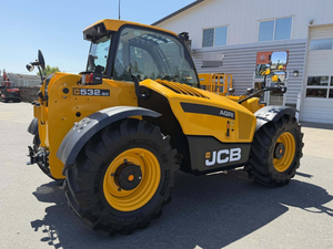 Chariot télescopique agricole JCB 532-60 alliant des performances de levage impressionnantes et un confort d'opérateur exceptionnel pour maximiser la productivité - Product Image 5