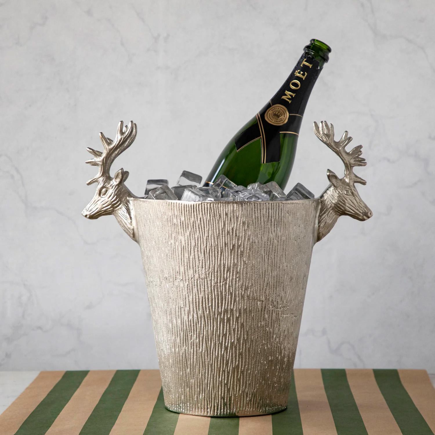 กำหนดเอง