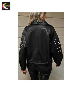 Meilleure vente de veste à rivets en faux cuir pour femme en gros prix direct d'usine - Product Image 4