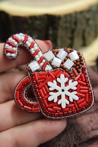 Broche pour femme en forme de renne avec couronne, faite à la main avec des perles Miyuki et des perles facettées, brodée à la main, au prix direct d'usine - Product Image 5