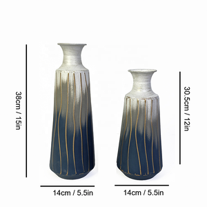 Hermosos jarrones florales de granja de lujo costero, juego de dos jarrones de metal decorativos multitono para un hogar elegante - Product Image 4