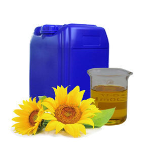 Aceite de girasol refinado de calidad alimentaria con textura suave, alta pureza y rendimiento confiable en envases a granel. - Product Image 2