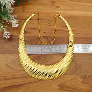 สร้อยคอโชคเกอร์สแตนเลสสตีลลายถักสำหรับผู้หญิง |   สร้อยคอแบบกว้างพร้อมจี้ตกแต่ง |   เครื่องประดับแฟชั่นขายส่ง - Product Image 4