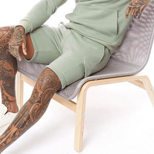 Conjunto de chándal con capucha corta personalizado unisex de peso pesado con logotipo impreso en color de contraste al por mayor para la temporada de invierno - Product Image 4