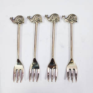 Ensemble de 4 fourchettes à fruits en laiton argenté pour la cuisine et le dessus de table, vaisselle en maille de meilleure qualité, Design cœur, fourchettes à fruits à un prix raisonnable - Product Image 2