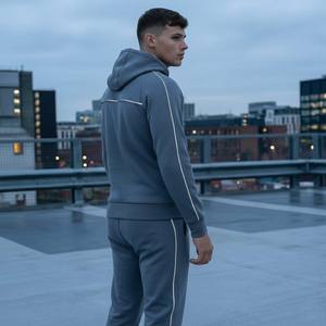 Conjunto Deportivo Personalizado para Hombre en Felpa Técnica Gris Pizarra con Ribete Reflectante 3M, Sudadera Holgada de Mezcla de Algodón con Estampado Sólido para Ropa Urbana - Product Image 3