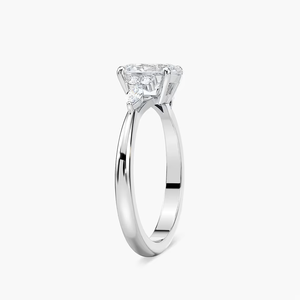 Anillo de Compromiso con Diamante Cultivado en Laboratorio de Corte Ovalado de 2.00 CT, Piedras Laterales Redondas y en Forma de Pera, Certificado, Oro Sólido de 14K, Anillo de Novia para Mujer - Product Image 2