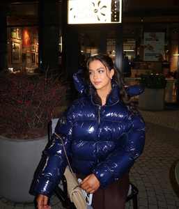 2026 <b>Lightweight</b> Waterproof <b>Women</b> Puffer <b>Jacket</b> Oversized <b>Quilted</b> Down Coat Hooded Warm Outerwear Fashion Streetwear For Winter - Product Image 3