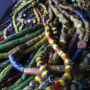 Cuentas de Vidrio Millefiori Hechas a Medida en Diversos Patrones Vibrantes para Diseñadores de Joyas y Mayoristas - Product Image 1