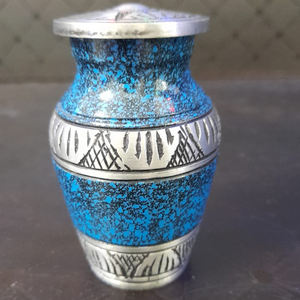 โกศอลูมิเนียมขนาดเล็กที่มีการตกแต่งที่หรูหราปิดผนึกอย่างปลอดภัยและกระเป๋ากำมะหยี่ขนาดเล็กสำหรับผู้ชายและผู้หญิงขี้เถ้าถึง3ลูกบาศก์นิ้ว - Product Image 1