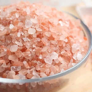 Meilleur fournisseur en gros de sel de roche naturel comestible rose moyen de l'Himalaya, grain rose moyen, solide, non raffiné, pureté de 99,99% - Product Image 1