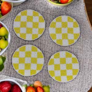 Juego de posavasos de té con cuentas hechas a mano con elegante diseño a cuadros, ideal para Decoración de mesa, regalos, uso diario y estilismo para el hogar - Product Image 4