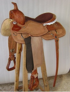 Sillín de caballo de cuero Argentino hecho a mano de primera calidad para montar en el oeste con asiento profundo y ajuste cómodo - Product Image 3