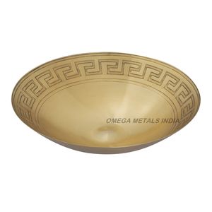 Customized Gold Leaf Shaped <b>Metal</b> <b>Bowl</b> with Textured Finish Unique Decorative Accent for Elegant Dining and Stylish Home Decor - Product Image 3