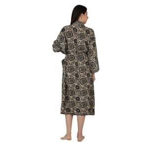 Elegant Floral Silk Blend Kimono Robe Soft <b>Hand</b>-<b>Stitched</b> Sari Fabric Bathing Robe with Animal Print for Families for Homewear - Product Image 3