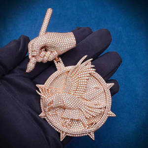 จี้รูปสัตว์ประดับมอยส์ซาไนต์ ดีไซน์แบบแร็ปเปอร์สุดเท่  ทำจากเงินแท้ 925 ชุบโรเดียมและทอง 14K - Product Image 2