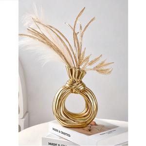 Vase végétal doré et vase à fleurs design idéal pour la décoration intérieure personnalisé fait à la main meilleur décor intérieur et design fait main - Product Image 1