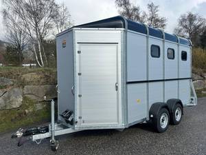 Livraison gratuite Remorque à chevaux Böckmann Traveller W4 à vendre - Product Image 2