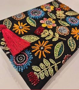 TROUVER DES SACS DE BRODERIE UNIQUES MEILLEURS Style Bohème Broderie Travail Main Embrayage Sacs Sacs Fantaisie Conception Doublure En Gros - Product Image 1